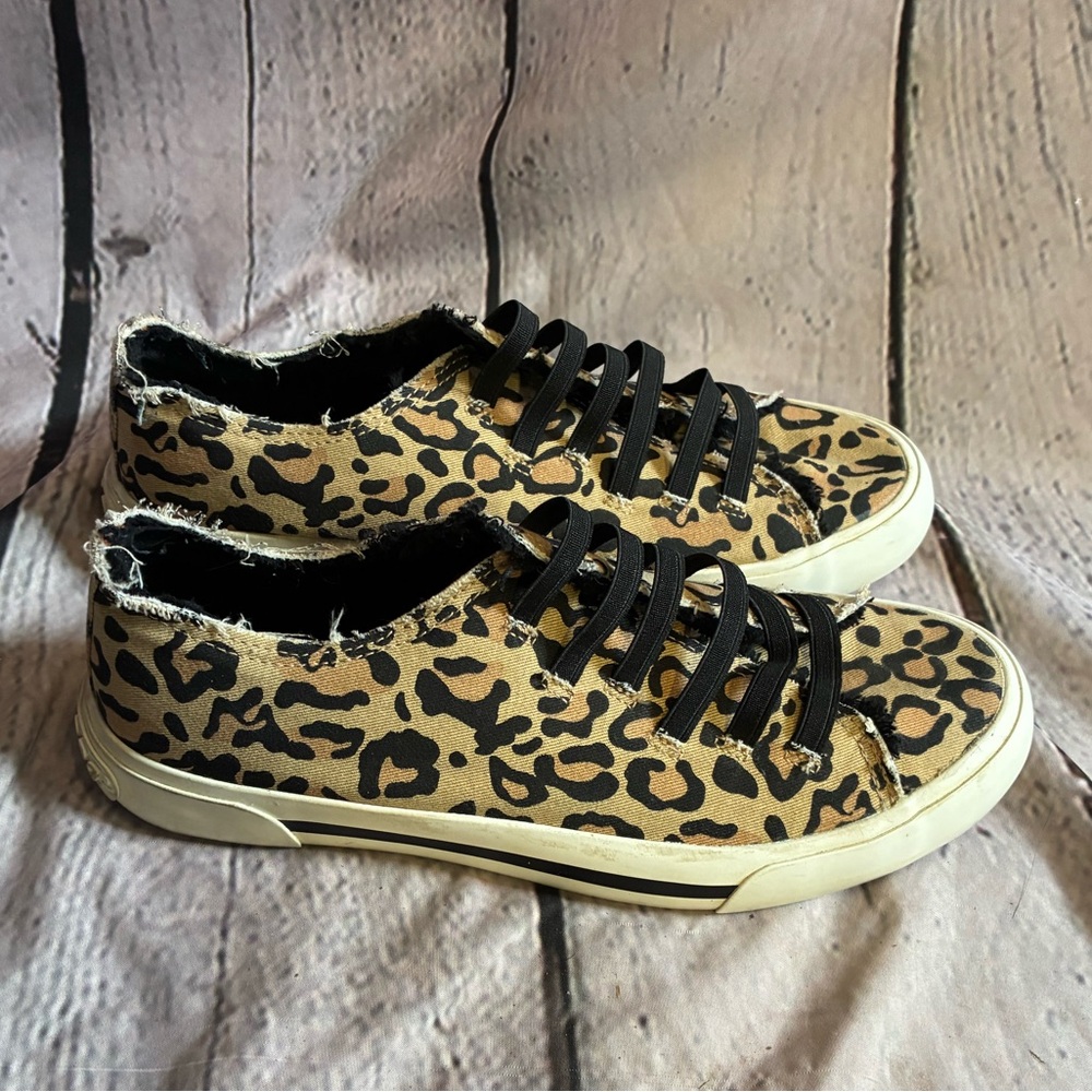 Rocket Dog Sneakers Womens‎ Size 8.5 Leopard Print Athletic Slip On Plush Foam
